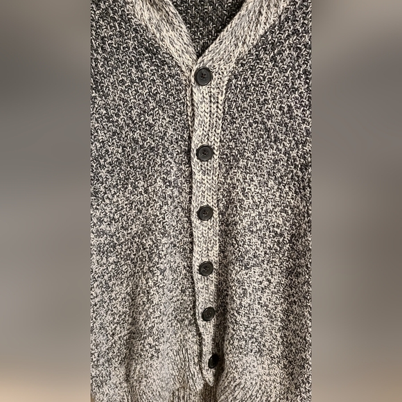 Banana Republic Heavy Sweater - Picture 2 of 5